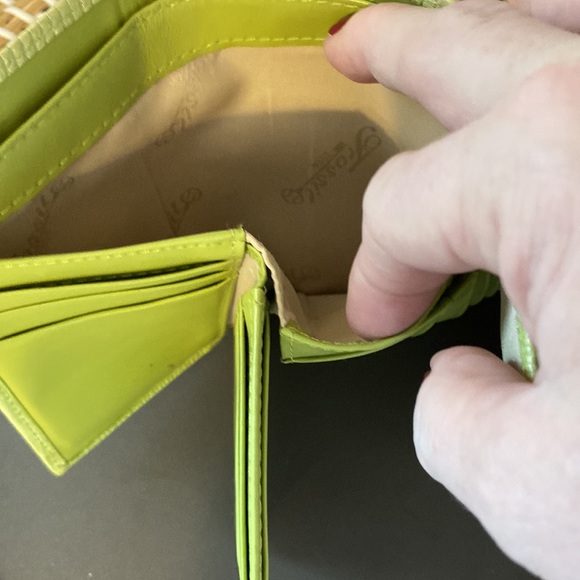 Fossil green wallet, GUC no defects no stains - Picture 5 of 8